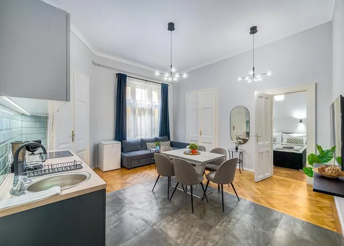 Synagogue 2 Bedroom Apartment S162